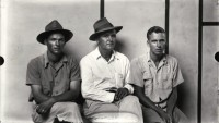 http://www.bernalespacio.com/files/gimgs/th-47_Mke Disfarmer Three Men, Two with Fedoras, 1940s.jpg